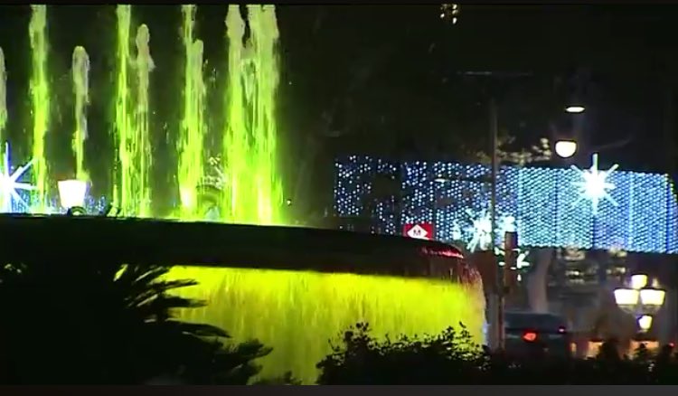 Ayuntamiento de Barcelona. Alberto Fernández, presidente del Grupo Popular en el Ayuntamiento de Barcelona, ha reclamado a Colau que retire la iluminación amarilla de fuentes. Lasvocesdelpueblo