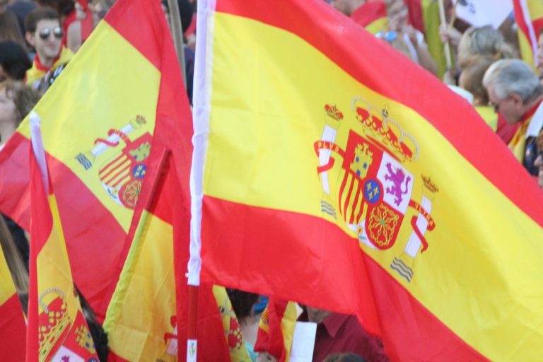 Marichalar pide a la «cobarde» alcaldesa de San Mori (Gerona) «poner la bandera de España»