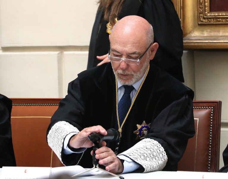 Llegan a Madrid los restos mortales del fiscal General del Estado