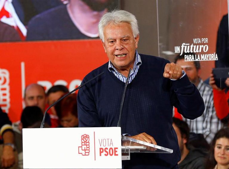 Felipe González: «Puigdemont» es un «cobarde» que «deja al pie de los caballos a sus seguidores»
