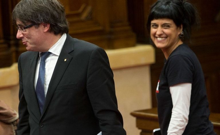 Puigdemont: Los catalanes votarán si quieren seguir en la UE, un «club de países decadentes»