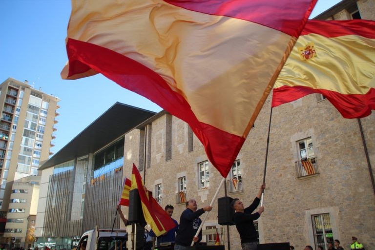 Los catalanes clamarán el 2-D contra la «crueldad» separatista ante la sede de CUP
