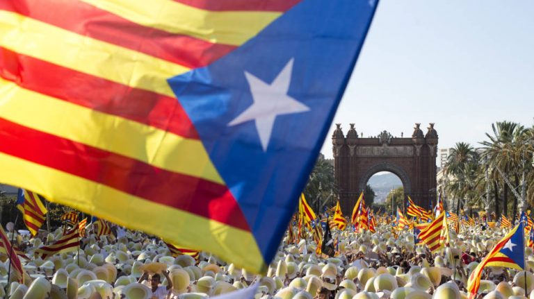 ONG: 200 mil niños catalanes en «pobreza severa» y otros bajo: «malos tratos y abusos sexuales»