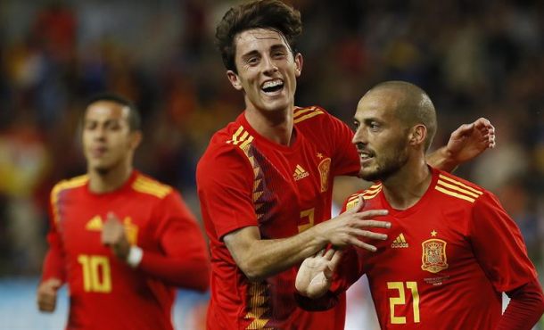 MÁLAGA (ESPAÑA), 11.11.201. El centrocampista de España David Silva (d) celebra con sus compañeros su segundo gol, el cuarto del equipo ante Costa Rica. Efe.
