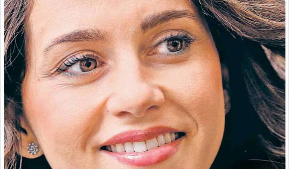 CATALUÑA (ESPAÑA), 20.12.2017. Portada del diario ABC sobre las elecciones catalanas del 21D con la candidata de Ciudadanos Cs, Inés Arrimadas García.Lasvocesdelpueblo