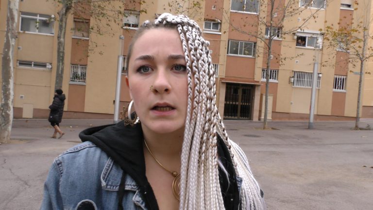 «Unitat Contra Feixisme i Racisme» «apoya» la violencia contra catalanes con banderas de España