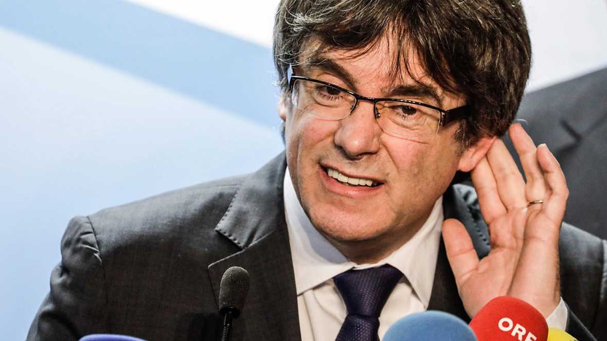 El fugado delincuente ex presidente del gobierno cesado de la Generalidad de Cataluña, Carles Puigdemont, busca una solución negociada con el PP y Rajoy. Efe