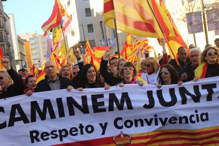 Gerona organiza «pitada popular» contra el cambio de «Pl. de la Constitución por Pl. del 1-O»