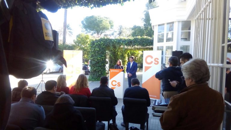 Arrimadas no va a «tirar la toalla» y tratará de «evitar las barbaridades» separatistas en Cataluña