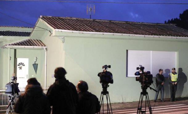 Moaña (Pontevedra)-Santiago de Compostela, 30.12.2017. Los medios permanecen ante la casa custodiada por la Guardia Civil en Rianxo (LA Coruña). Efeí