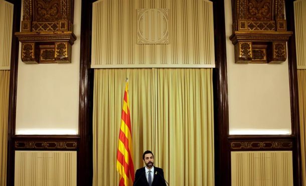 BARCELONA (ESPAÑA), 22.1 2018. El presidente del Parlament, Roger Torrent (ERC), durante la declaración institucional. Efe