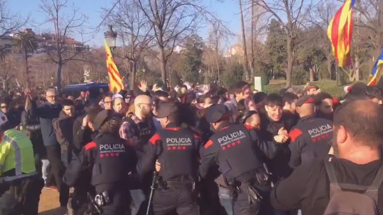 Separatismo, enfrentado por acatar Torrent el auto que prohíbe la investidura