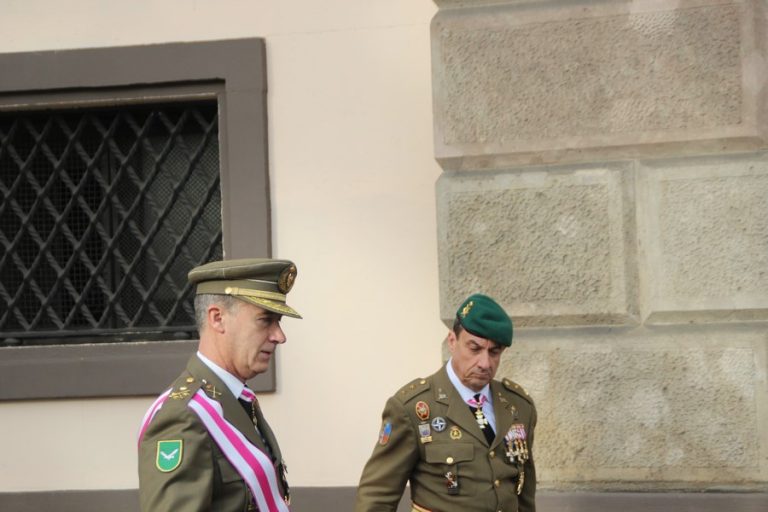 El General advierte «violencia» en Cataluña y llama a la «concordia y cohesión social»