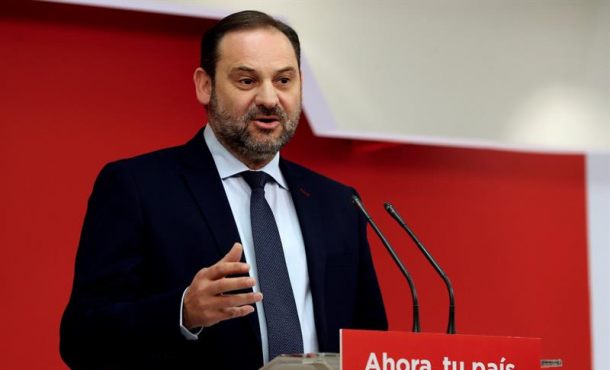 El Secretario de Organización del PSOE José Luis Ábalos, durante la rueda de prensa tras la reunión de la Ejecutiva Permanente del PSOE, celebrada esta mañana en la sede de Ferraz. Efe.