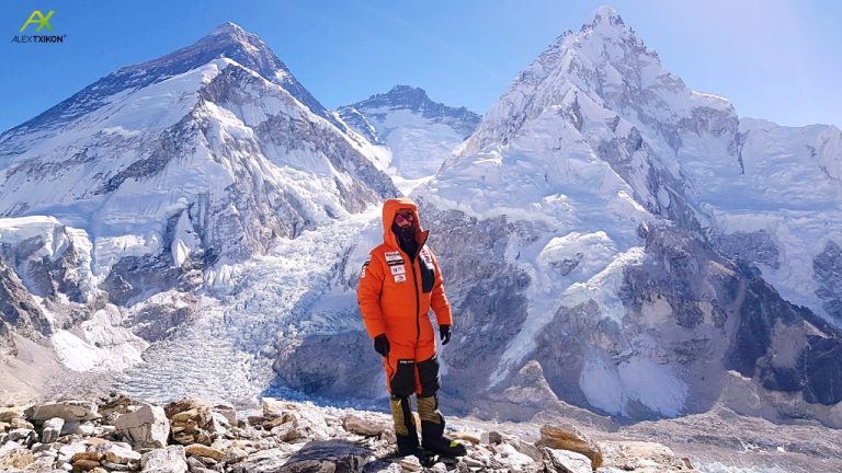 Alex Txikon inicia el ataque a cumbre al «Pumori» del Everest