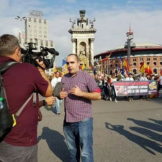 El responsable a nivel Nacional de las juventudes de la formación política Democracia Nacional (DNJ), Juan De Haro, durante unas declaraciones a la prensa. lasvocesdelpueblo