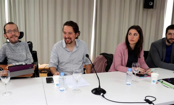 MADRID (ESPAÑA), 13.1.2018. El secretario general de Podemos, Pablo Iglesias, acompañado por el secretario de Organización del partido. Efe