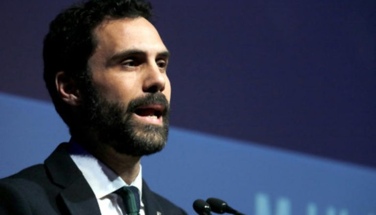 El racista Torrent vuelve a sacar su culebra del agujero para atacar a los catalanes