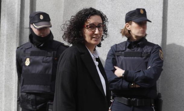 MADRID (ESPAÑA), 19.02.2018. La secretaria general de ERC, Marta Rovira, a su salida del Tribunal Supremo, este lunes. Efe.