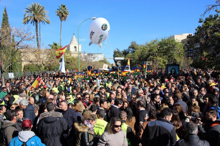 Jusapol inunda Sevilla bajo «Equiparación Ya» de sueldos de Policías con los Mozos
