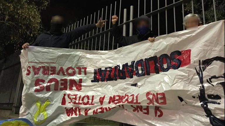 Villanueva y Geltrú amanece libre de la peste amarilla tras la visita de «Groc Enlloc»