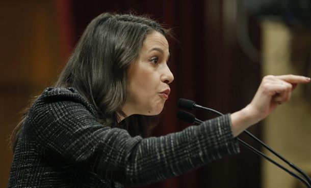 BARCELONA (ESPAÑA), 01.03.2018. La diputada de Ciutadans, Inés Arrimadas, durante el pleno del Parlament de Cataluña convocado hoy. Efe