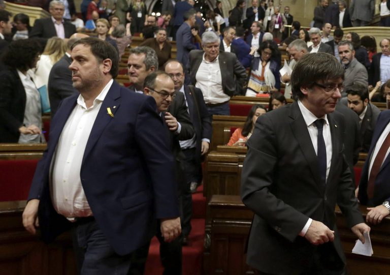 El golpismo planea «Asamblea de Representantes» y «Consejo de la República» amarilla