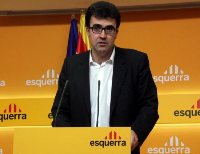 Lluis Salvadó, e secretario adjunto de ERC y el también ex Secretario de Hacienda del Gobierno de Carles Puigdemont, durante una rueda de prensa en la sede de ERC en Barcelona. Archivo ACN.