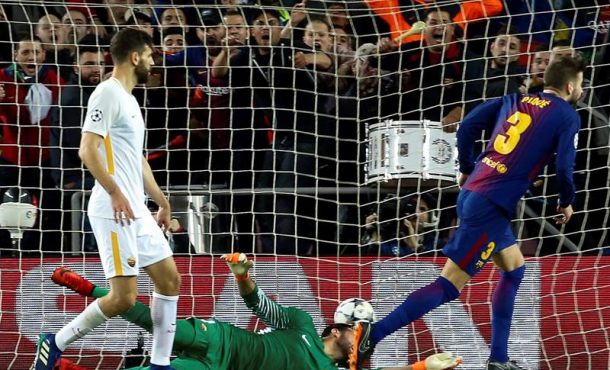 BARCELONA (ESPAÑA), 04.04.2018. El defensa del FC Barcelona, Gerard Pique (d), tras conseguir el tercer gol del equipo blaugrana. Efe