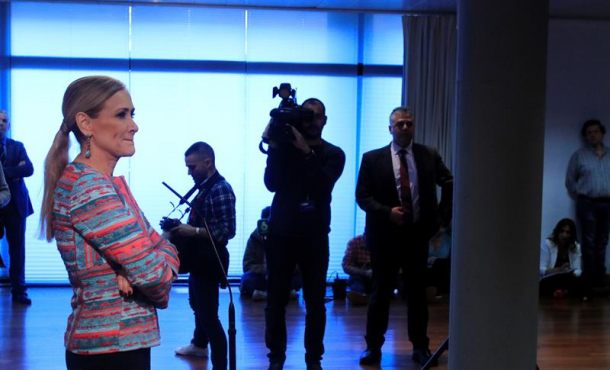 MADRID (ESPAÑA), 04.04.2018. La presidenta madrileña, Cristina Cifuentes, durante la rueda de prensa ofrecida al final del pleno extraordinario de la Asamblea de Madrid. Efe.