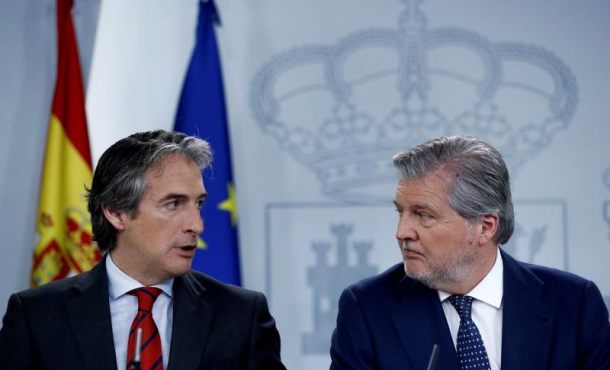 MADRID (ESPAÑA), 20 DE ABRIL DE 2018. El ministro de Fomento, Íñigo de la Serna, y el ministro de Educación y portavoz del Gobierno, Íñigo Méndez de Vigo (d).. Efe.