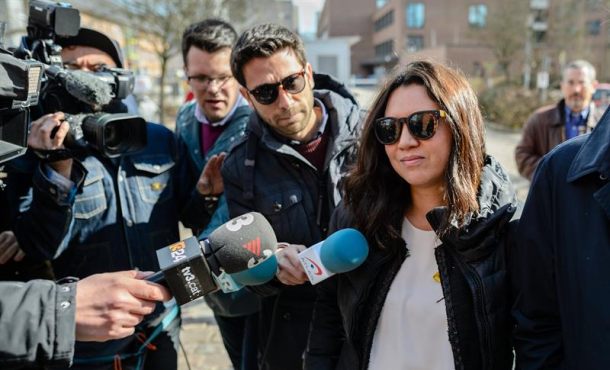 NEUMÜNSTER (KIEL) ALEMANIA, 04.04.2018. La mujer del expresidente catalán Carles Puigdemont, Marcela Topor, llega a la prisión de Neumünster para visitar a su maridol. Efe.