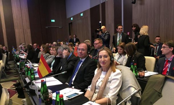 Tallin (Estonia), 23.04.2018. El presidente del Senado, Pío García-Escudero (c), ha advertido hoy a sus colegas de los parlamentos europeos. Efe