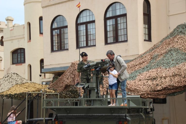 Miles de catalanes visitan «El Bruch» en las Jornadas de Puertas Abiertas entre emociones