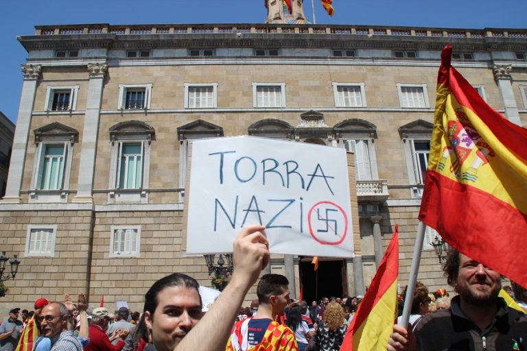 El clamor de más de 4 mil personas contra «Adolfo Torra» (Quim Torra) ilusiona a los españoles