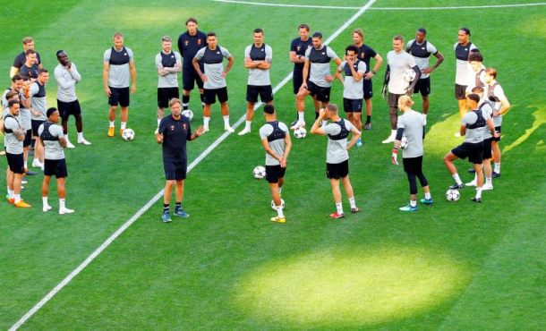 KIEL (UCRANIA), 25.05.2018. El entrenador alemán del Liverpool, Jürgen Klopp, lidera a una sesión de entrenamientos en el estadio NSC Olimpiyskiy en Kiev, Ucrania. Efe.