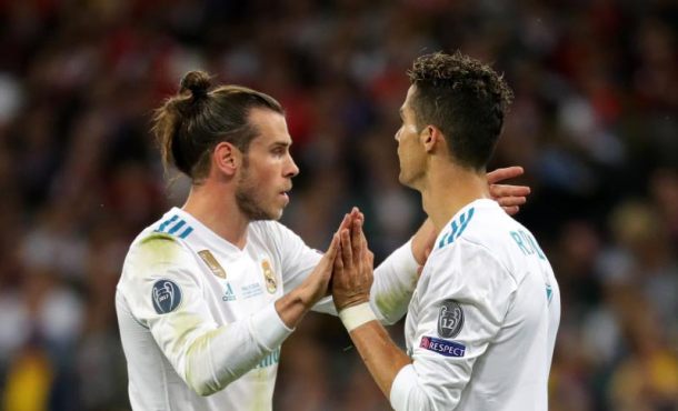 KIEV (UCRANIA), 26.05.2018. Real Madrid's Gareth Bale (L) is congratulated by teammate Cristiano Ronaldo after scoring the 2-1 lead during the UEFA Champions League final. Efe