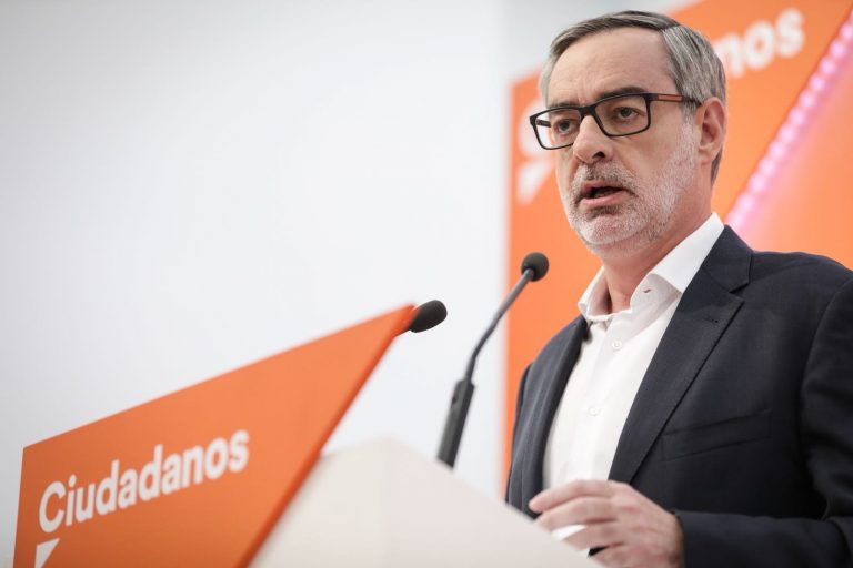 Villegas: «Rajoy tiene que rectificar y extender el 155, el futuro de España es más» que Rajoy