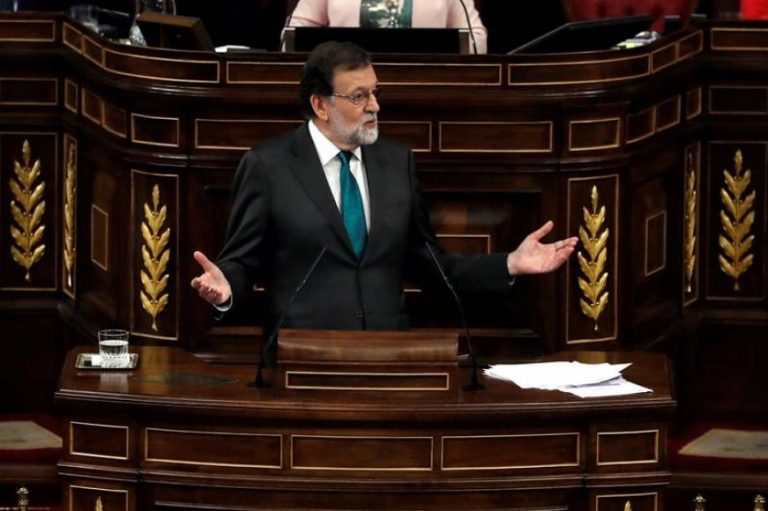 Rajoy: «Se los van a tener que comer con patatas»