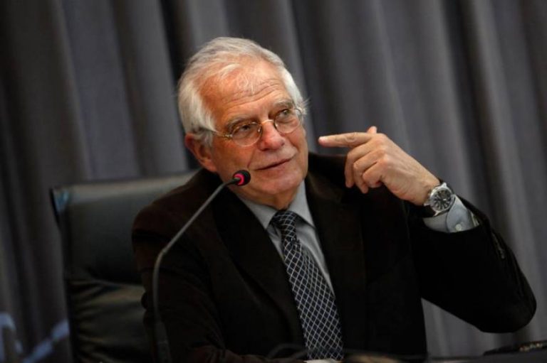 El ministro Borrell: «Estamos al borde de un enfrentamiento civil en Cataluña»