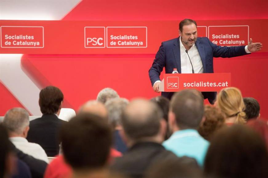 BARCELONA (ESPAÑA), 16.06.2018. El ministro de Fomento y secretario de Organización del PSOE, José Luis Ábalos interviene en la Escuela de Formación del PSC. Efe