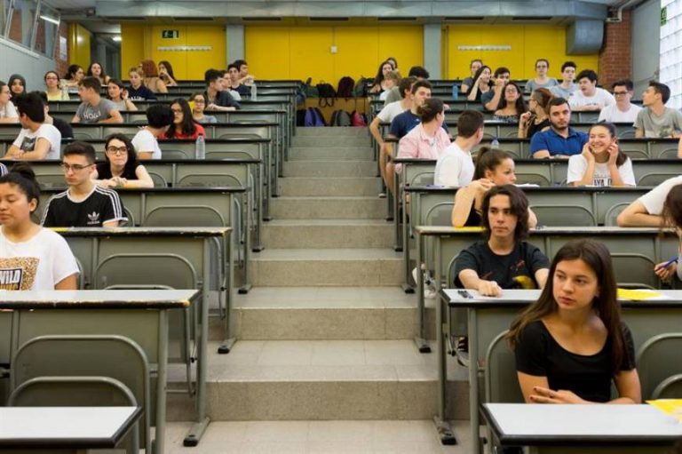 Casi el 100% de los alumnos aprueba la selectividad en España