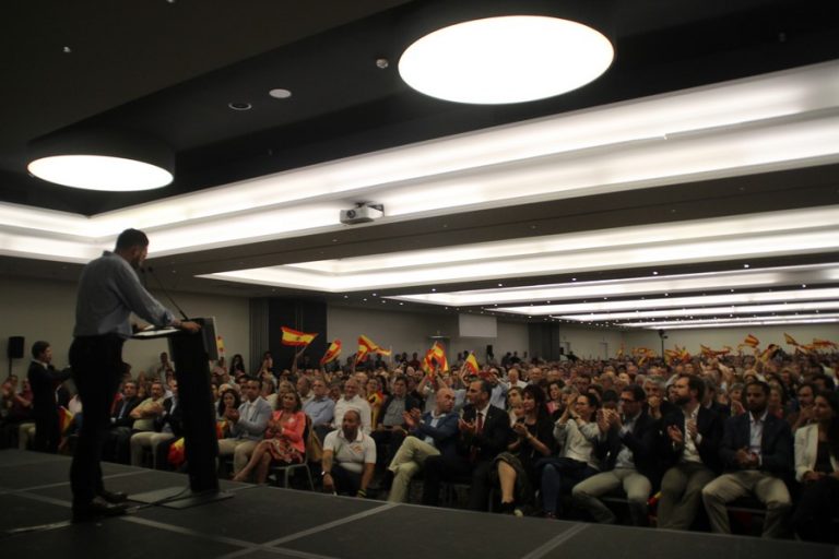 Todas las fotografías del acto de la implantación de VOX en Cataluña