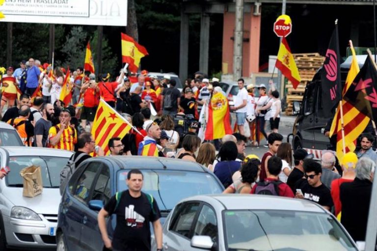 Fracasa el boicot de los CDR al Rey en Gerona ante la resistencia de VOX