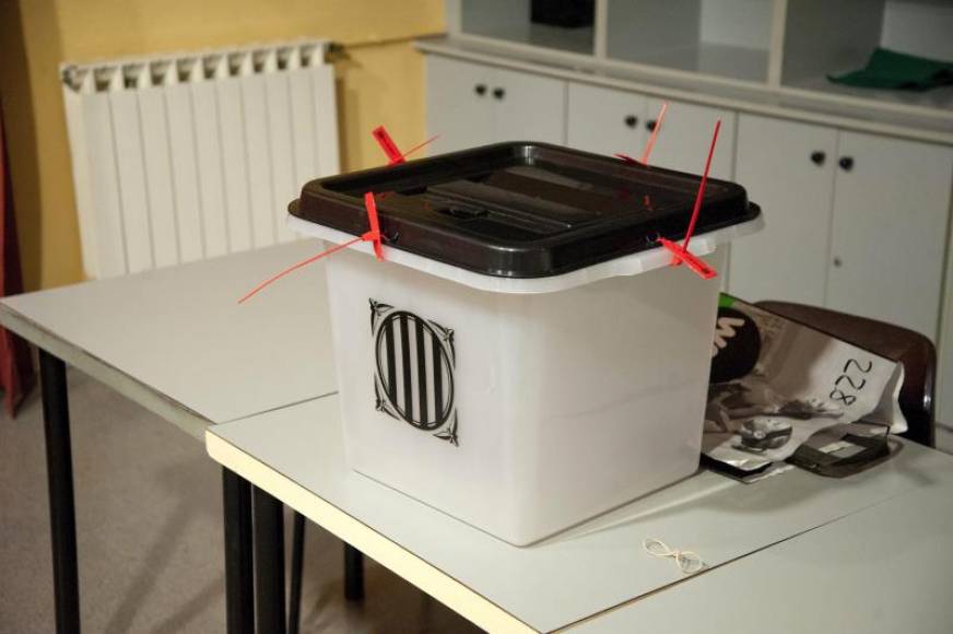 GERONA (ESPAÑA), JORNADA DEL GOLPE DE ESTADO RACISTA DE LA GENESTAPO DEL HUIDO GOLPISTA CARLES PUIGDEMONT, 01.10.2017. Archivo Efe