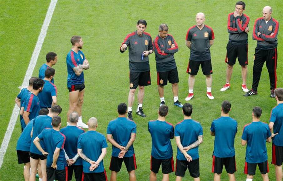 KAZÁN (RUSIA), 19.06.2018. La os jugadores de España durante un entrenamiento en el Kazan Arena, en Kazán (Rusia). Efe
