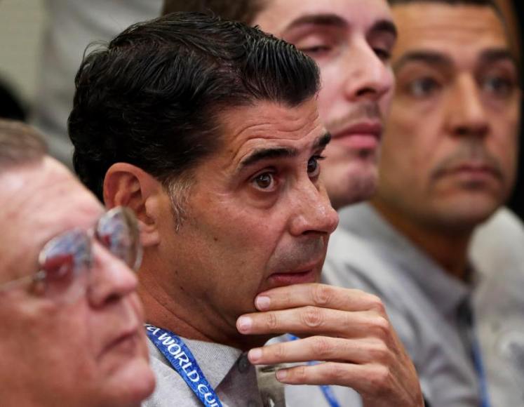 Krasnodar (Rusia), 13.06.2018. El director deportivo de la Federación Española de Fútbol, Fernando Hierro (c). Efe