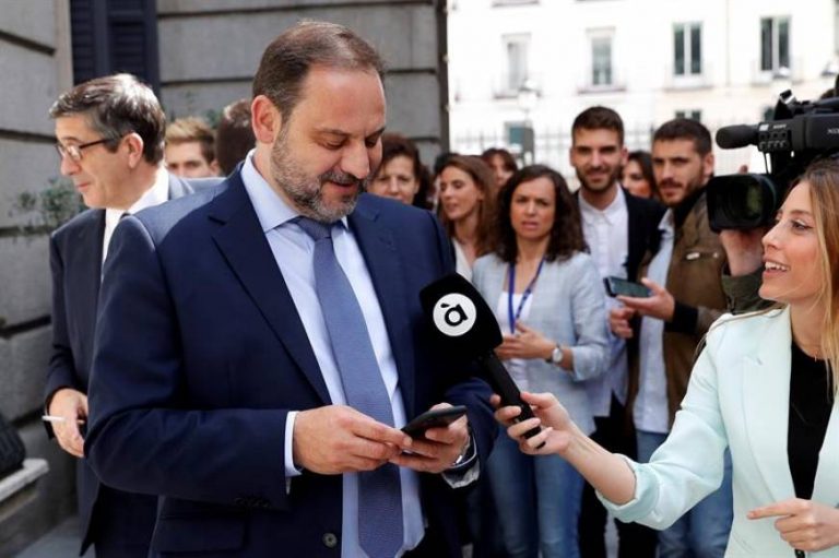 El PSOE dice que aún no tiene «ningunas alianzas con los independentistas»