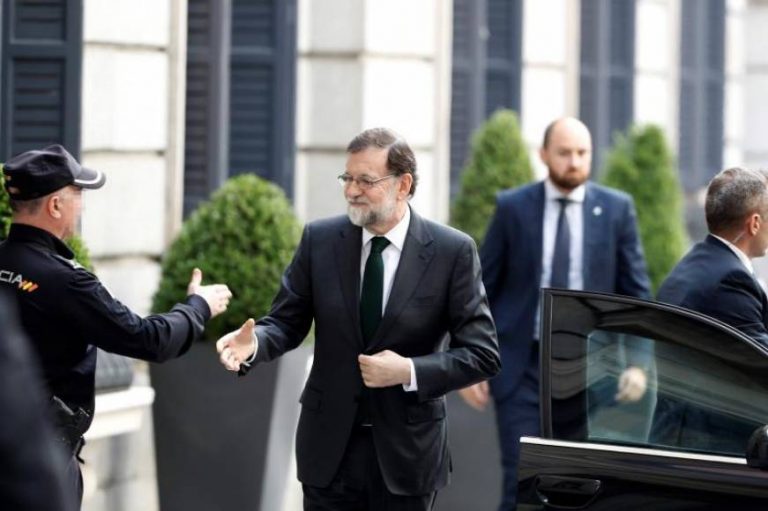 Rajoy: «Ha sido un honor», acepto mi derrota, «suerte a todos ustedes»