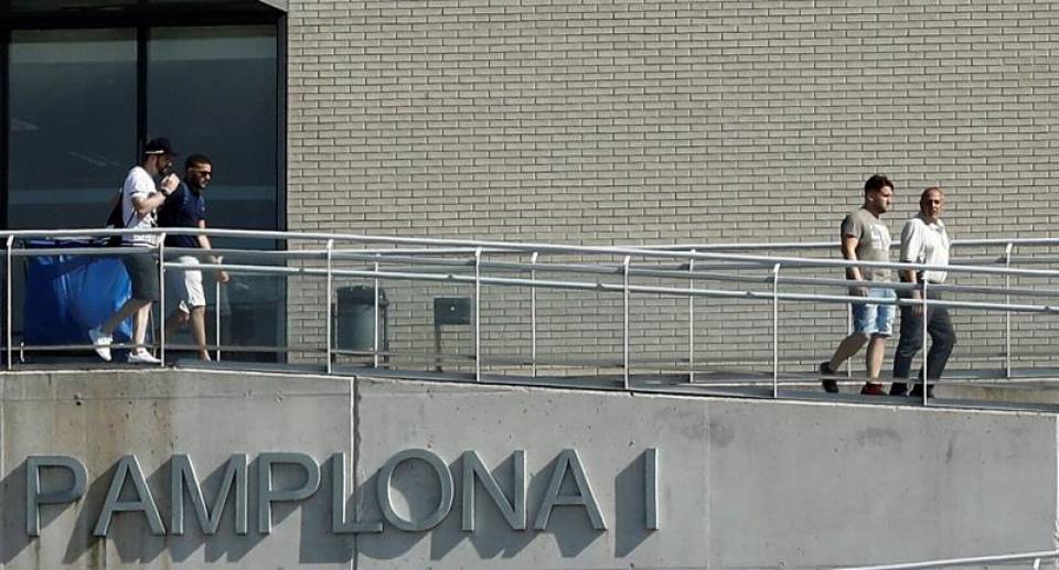 PAMPLONA (NAVARRA) ESPAÑA, 22.06.2018. Tres de los miembros de «La Manada», José Angel Prenda (2d), Jesús Escudero (i) y Angel Boza (2i).. Efe